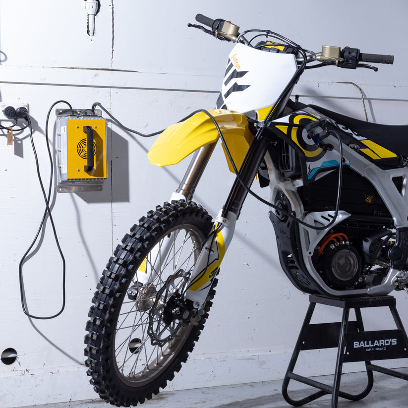 Surron Storm Bee MX 2025 (1) Surron Storm Bee MX 2025 (1)